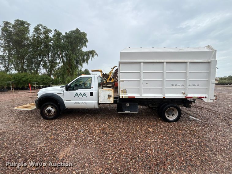 image for item EL2544 2006 Ford F450 Super Duty chipper truck