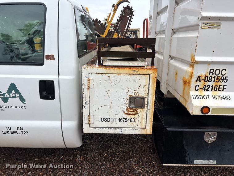 image for item EL2544 2006 Ford F450 Super Duty chipper truck