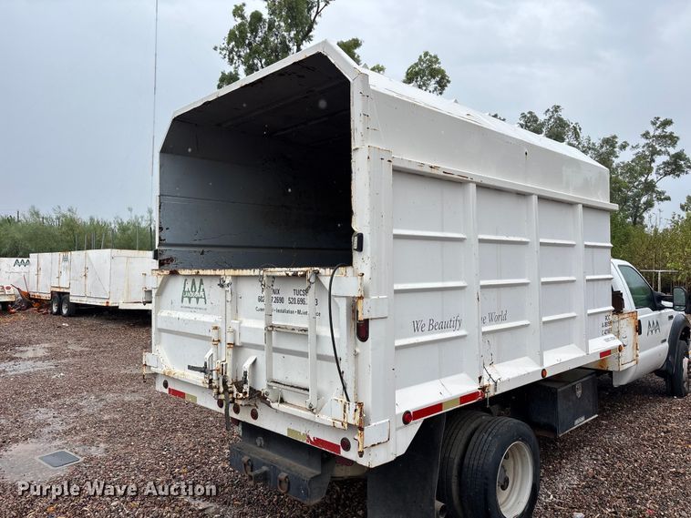 image for item EL2544 2006 Ford F450 Super Duty chipper truck