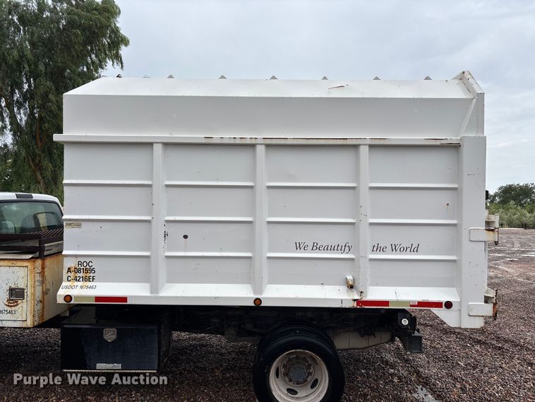 image for item EL2544 2006 Ford F450 Super Duty chipper truck