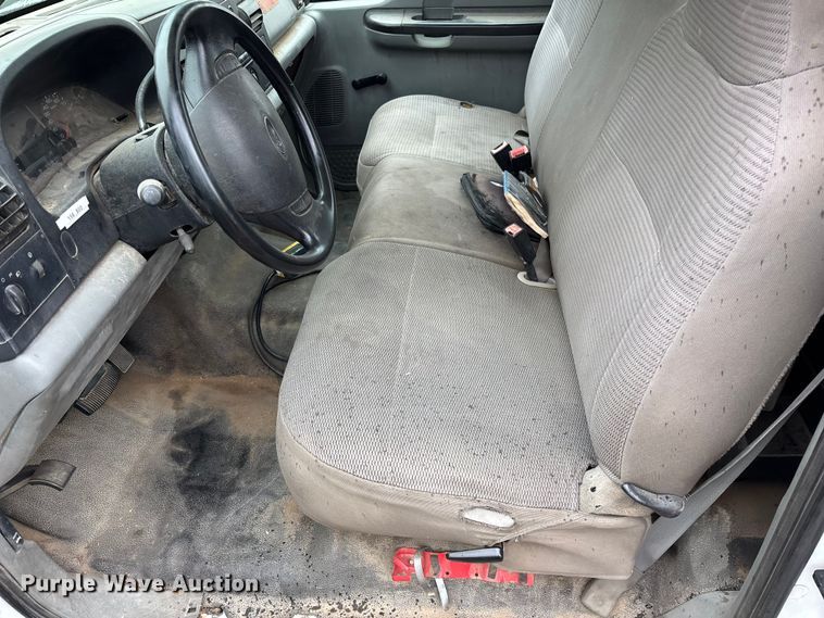 image for item EL2544 2006 Ford F450 Super Duty chipper truck