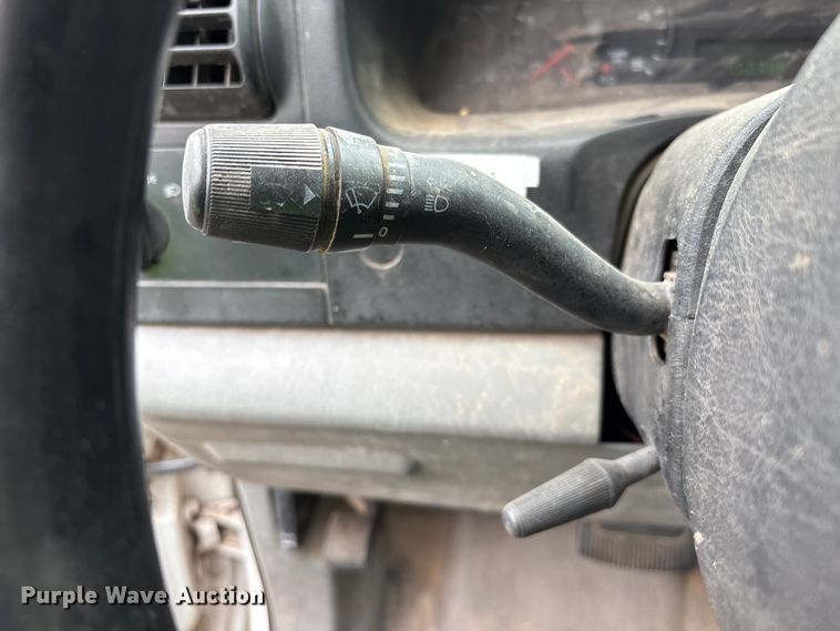image for item EL2544 2006 Ford F450 Super Duty chipper truck
