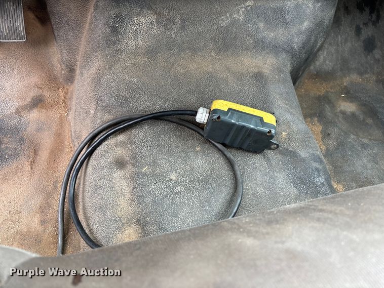 image for item EL2544 2006 Ford F450 Super Duty chipper truck