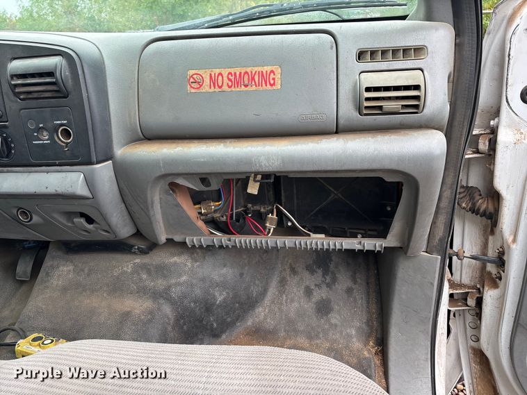 image for item EL2544 2006 Ford F450 Super Duty chipper truck
