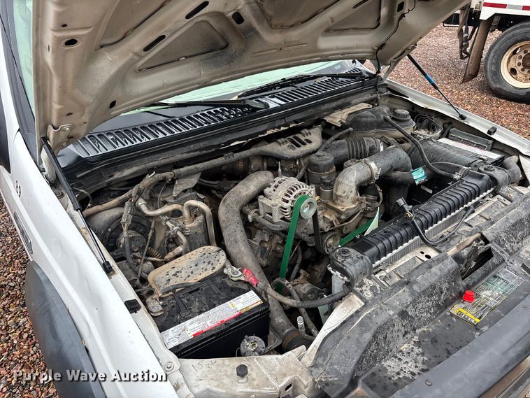 image for item EL2544 2006 Ford F450 Super Duty chipper truck