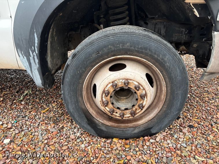 image for item EL2544 2006 Ford F450 Super Duty chipper truck