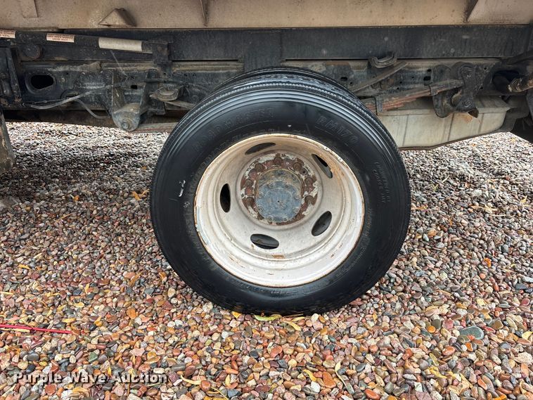 image for item EL2544 2006 Ford F450 Super Duty chipper truck