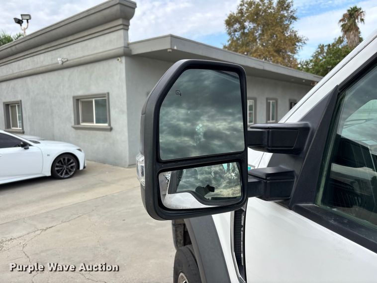 image for item EL2548 2019 Ford F450 Super Duty flatbed truck