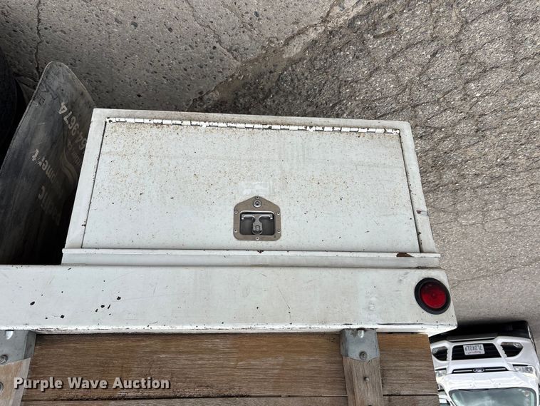 image for item EL2548 2019 Ford F450 Super Duty flatbed truck
