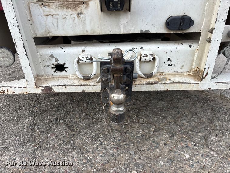 image for item EL2548 2019 Ford F450 Super Duty flatbed truck