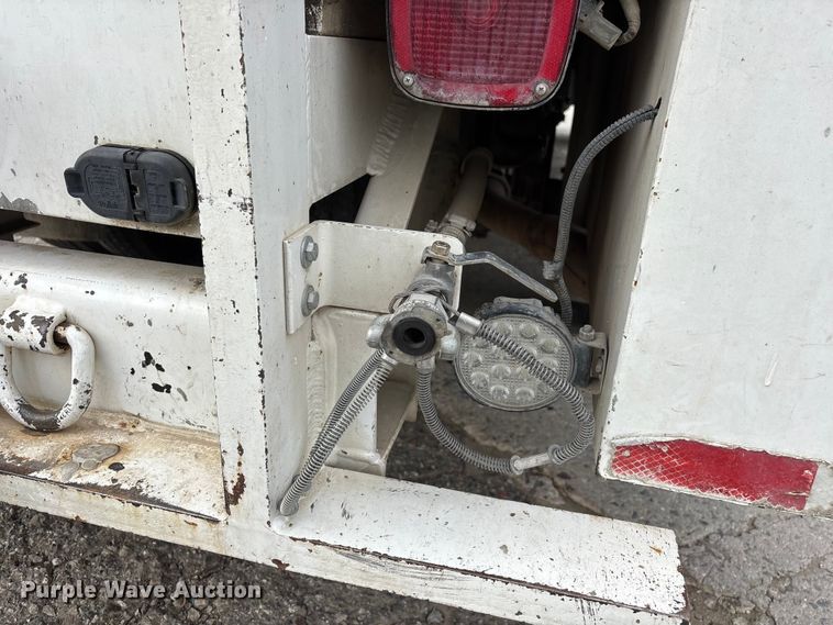 image for item EL2548 2019 Ford F450 Super Duty flatbed truck