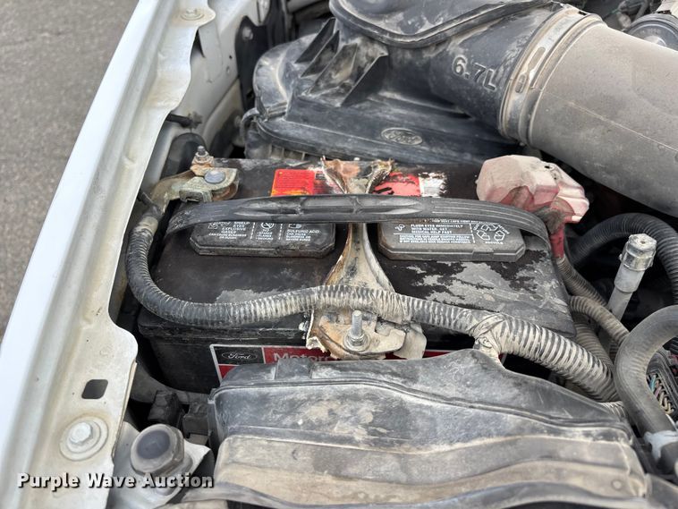 image for item EL2548 2019 Ford F450 Super Duty flatbed truck