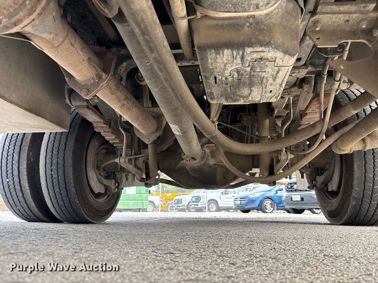 image for item EL2548 2019 Ford F450 Super Duty flatbed truck