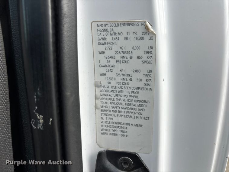 image for item EL2548 2019 Ford F450 Super Duty flatbed truck