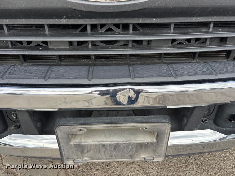 image for item EL2549 2019 Ford F450 Super Duty flatbed truck