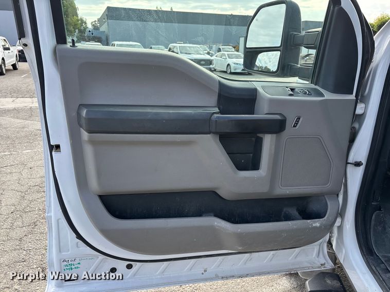 image for item EL2549 2019 Ford F450 Super Duty flatbed truck