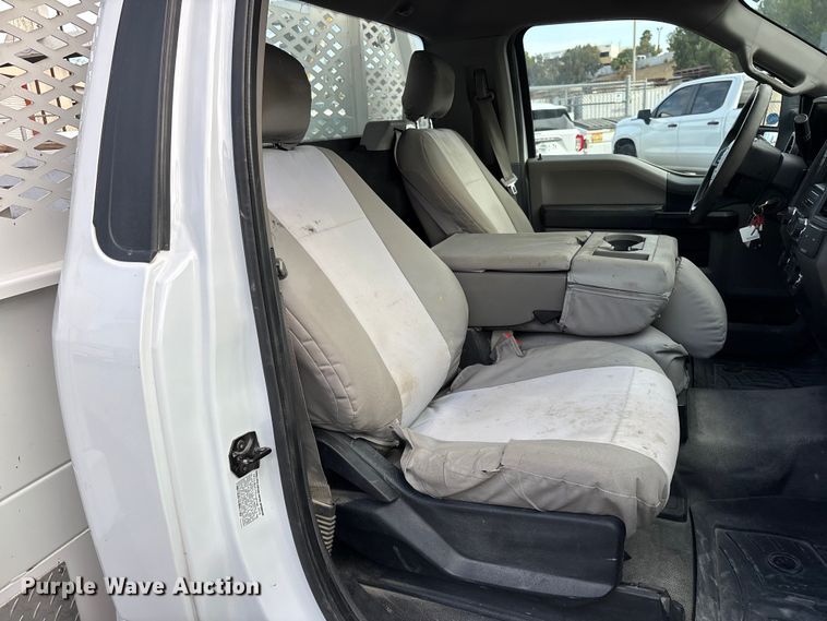 image for item EL2549 2019 Ford F450 Super Duty flatbed truck