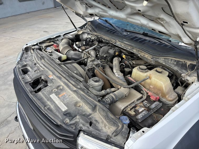 image for item EL2549 2019 Ford F450 Super Duty flatbed truck