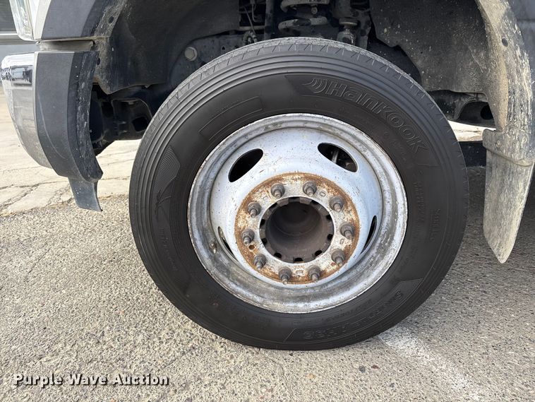 image for item EL2549 2019 Ford F450 Super Duty flatbed truck