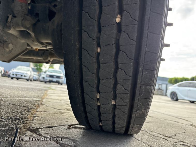 image for item EL2549 2019 Ford F450 Super Duty flatbed truck