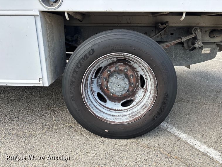 image for item EL2549 2019 Ford F450 Super Duty flatbed truck