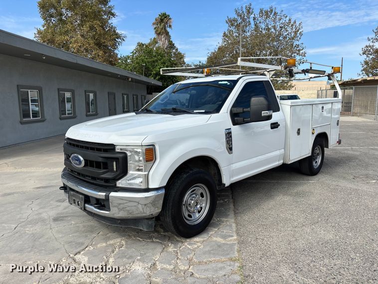 image for item EL2551 2020 Ford F250 Super Duty utility bed pickup truck