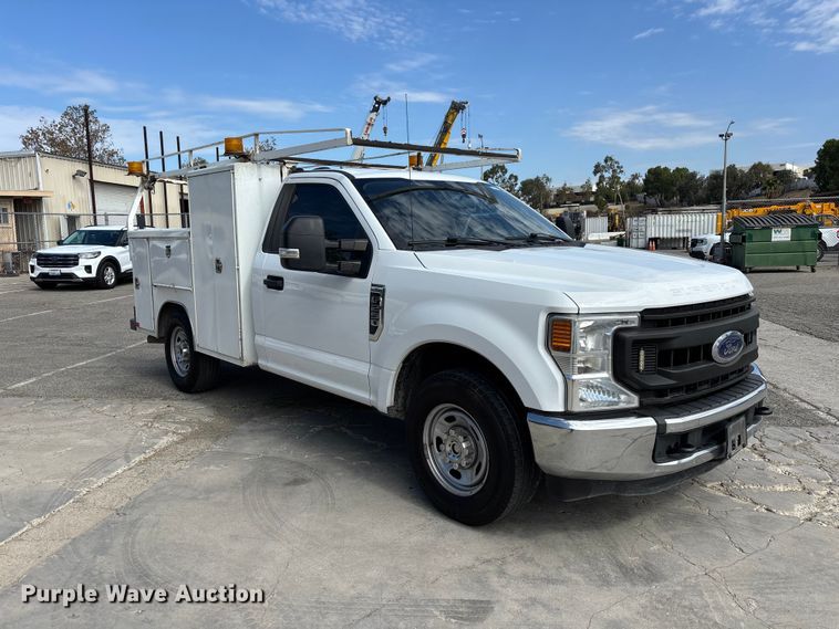 image for item EL2551 2020 Ford F250 Super Duty utility bed pickup truck