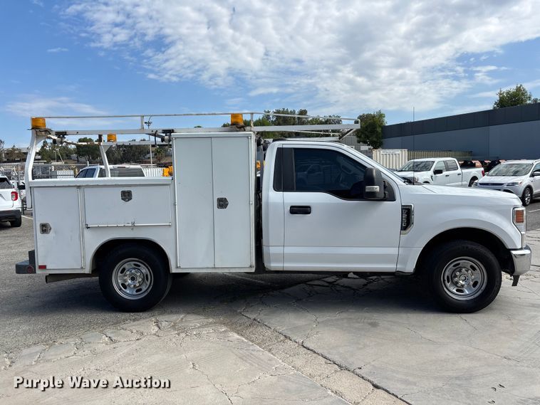 image for item EL2551 2020 Ford F250 Super Duty utility bed pickup truck