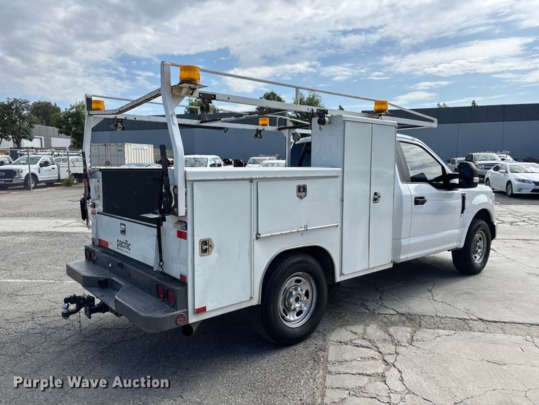 image for item EL2551 2020 Ford F250 Super Duty utility bed pickup truck
