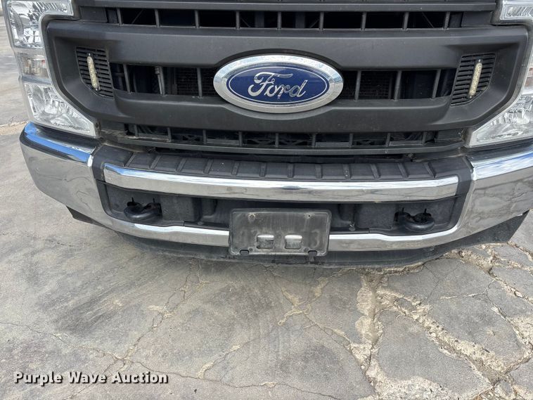 image for item EL2551 2020 Ford F250 Super Duty utility bed pickup truck