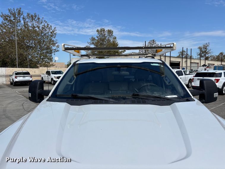 image for item EL2551 2020 Ford F250 Super Duty utility bed pickup truck