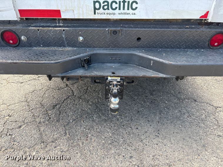 image for item EL2551 2020 Ford F250 Super Duty utility bed pickup truck