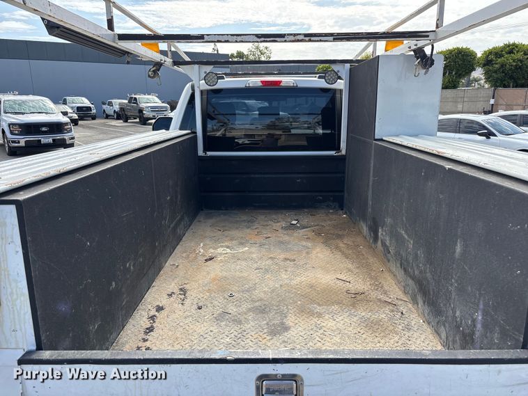 image for item EL2551 2020 Ford F250 Super Duty utility bed pickup truck