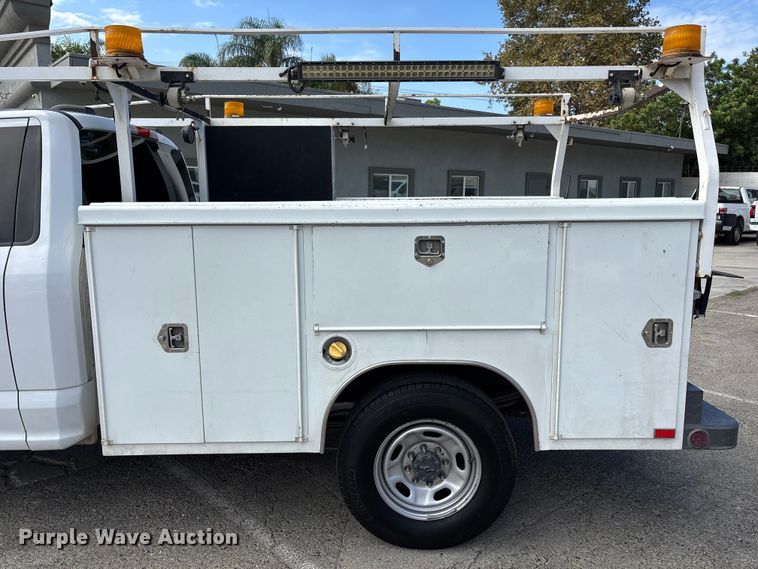 image for item EL2551 2020 Ford F250 Super Duty utility bed pickup truck