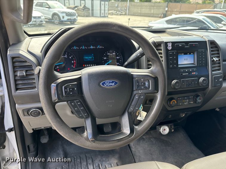 image for item EL2551 2020 Ford F250 Super Duty utility bed pickup truck