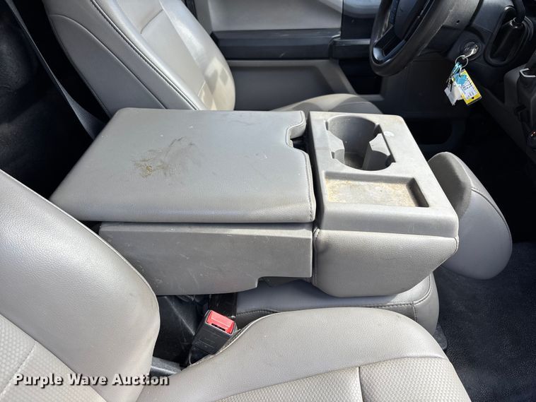 image for item EL2551 2020 Ford F250 Super Duty utility bed pickup truck