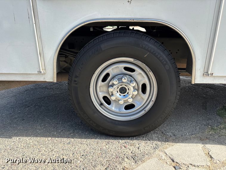 image for item EL2551 2020 Ford F250 Super Duty utility bed pickup truck