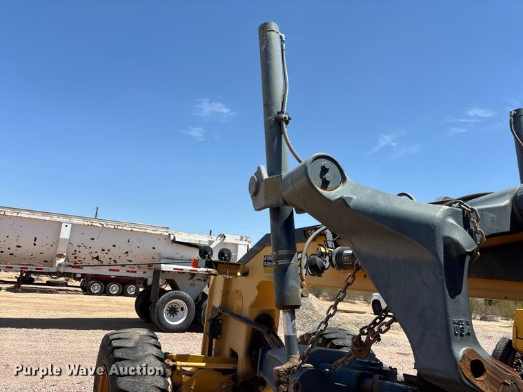 image for item EL2566 2012 John Deere 672GP motor grader
