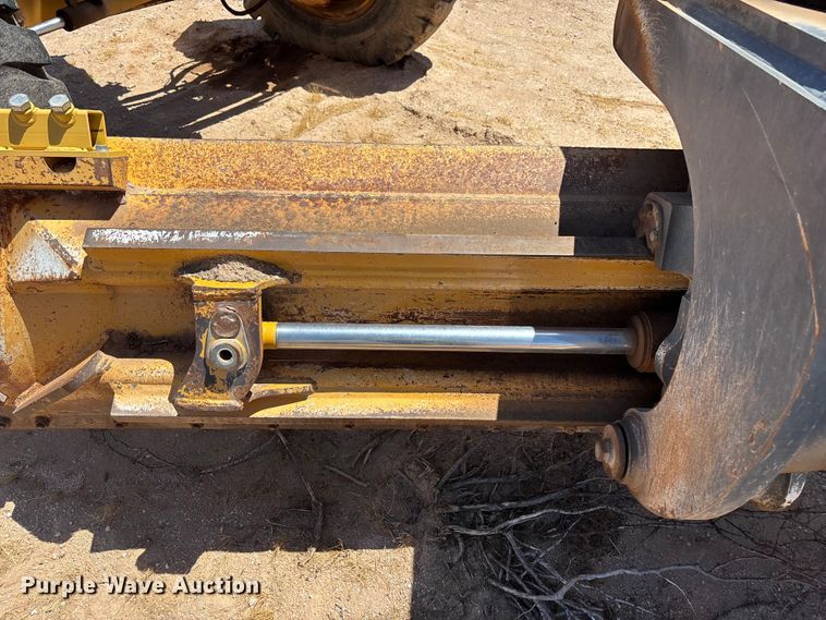 image for item EL2566 2012 John Deere 672GP motor grader
