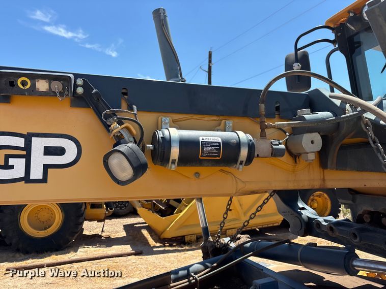 image for item EL2566 2012 John Deere 672GP motor grader