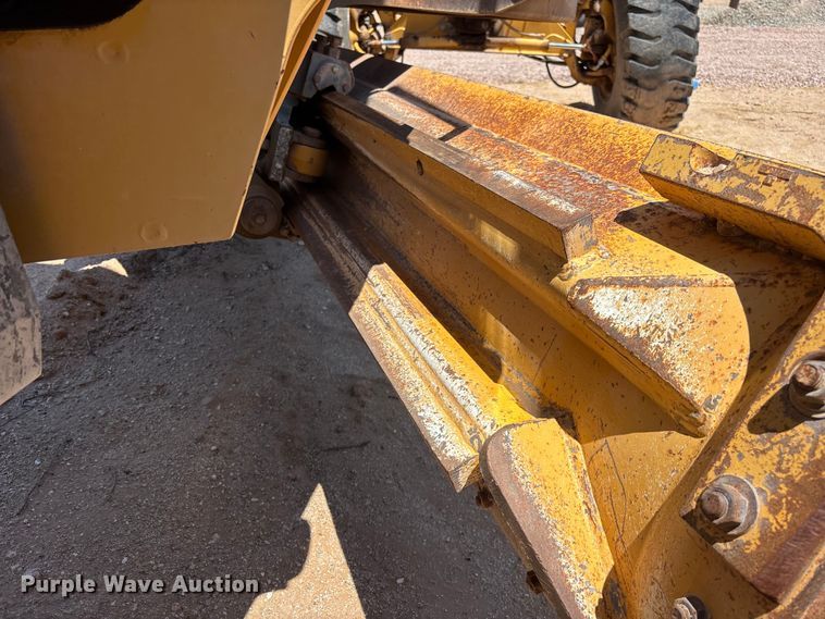 image for item EL2566 2012 John Deere 672GP motor grader
