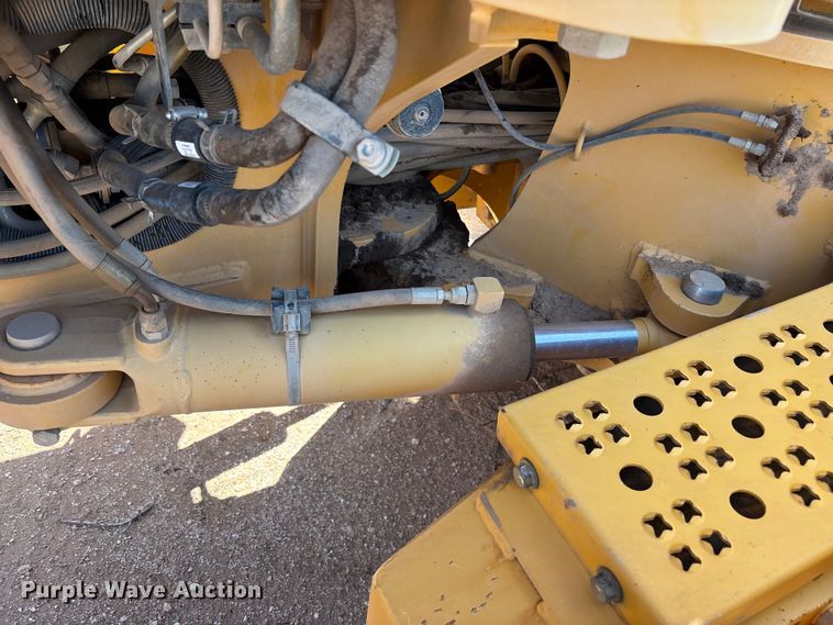 image for item EL2566 2012 John Deere 672GP motor grader