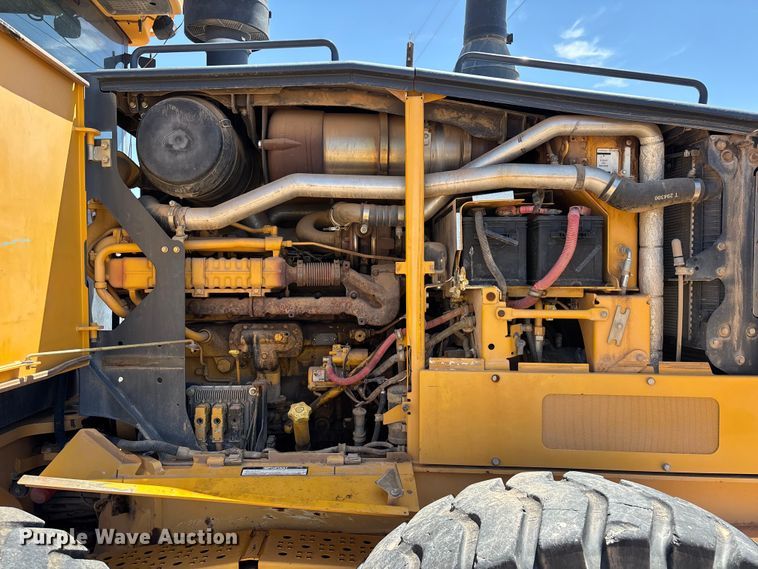 image for item EL2566 2012 John Deere 672GP motor grader