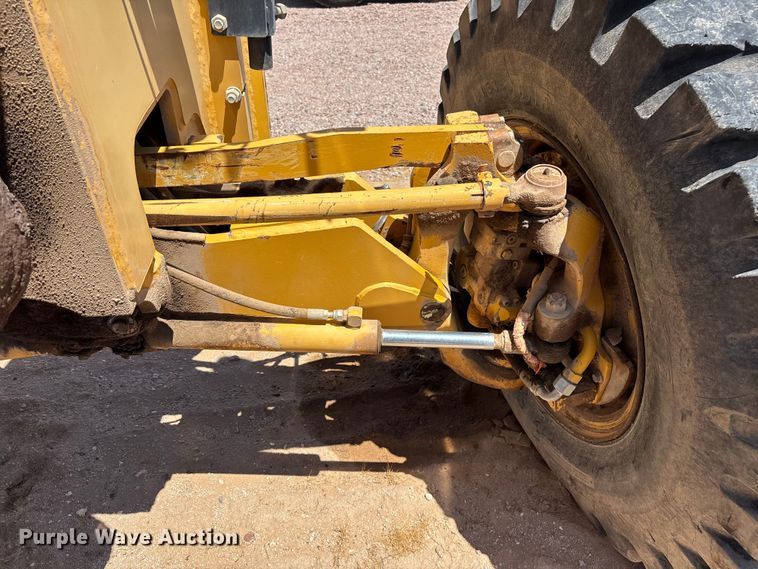 image for item EL2566 2012 John Deere 672GP motor grader