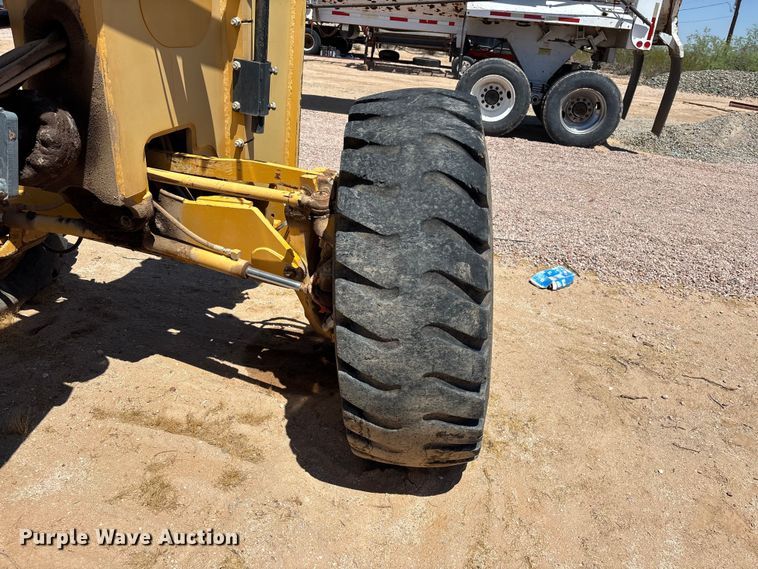 image for item EL2566 2012 John Deere 672GP motor grader