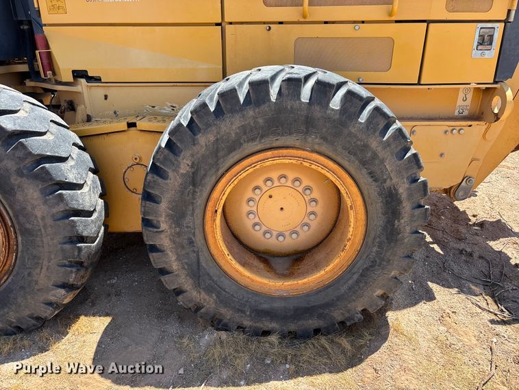 image for item EL2566 2012 John Deere 672GP motor grader