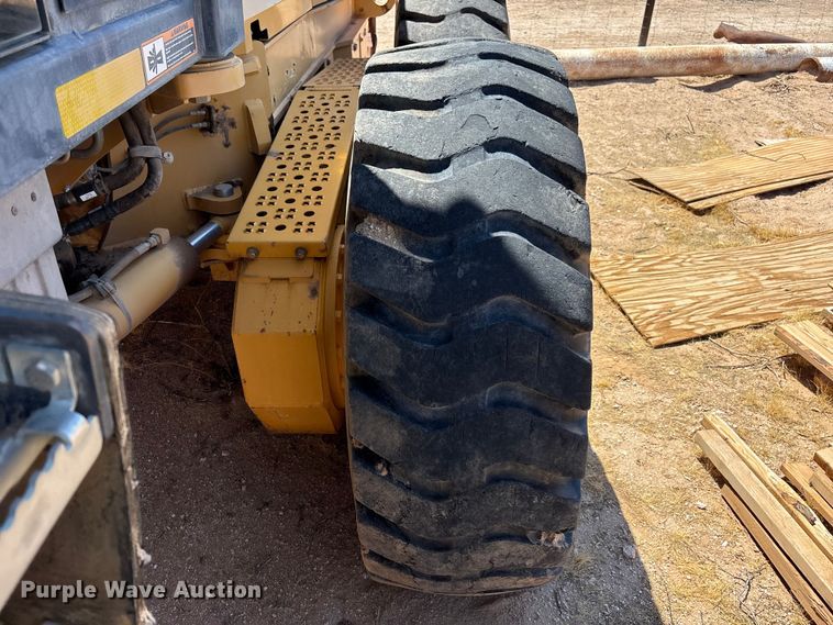 image for item EL2566 2012 John Deere 672GP motor grader