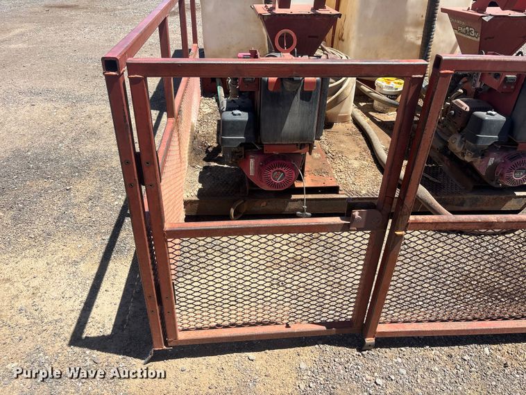 image for item EL2573 2007 Ditch Witch FM13V mulch finisher
