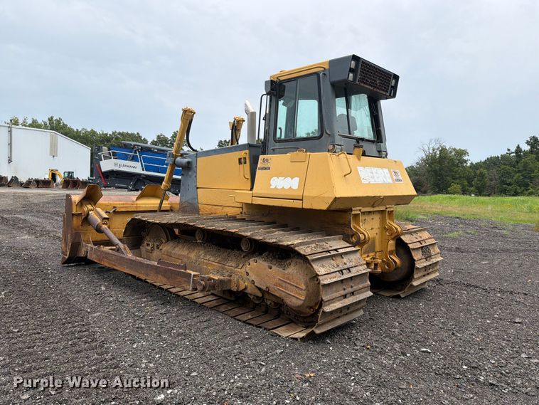 image for item EM0146 2004 John Deere 950C dozer