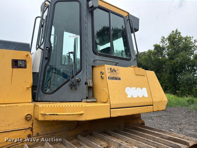 image for item EM0146 2004 John Deere 950C dozer